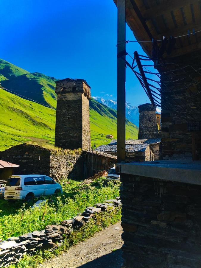Hotel Nizharadze'S Tower Ushguli Esterno foto