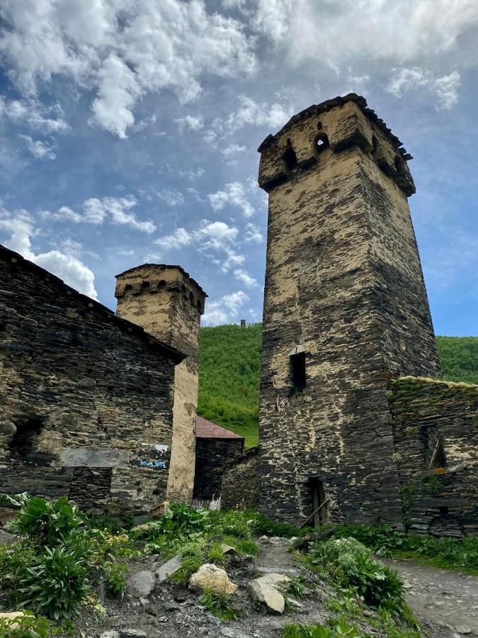 Hotel Nizharadze'S Tower Ushguli Esterno foto