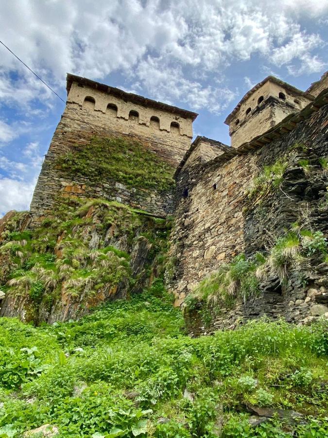 Hotel Nizharadze'S Tower Ushguli Esterno foto