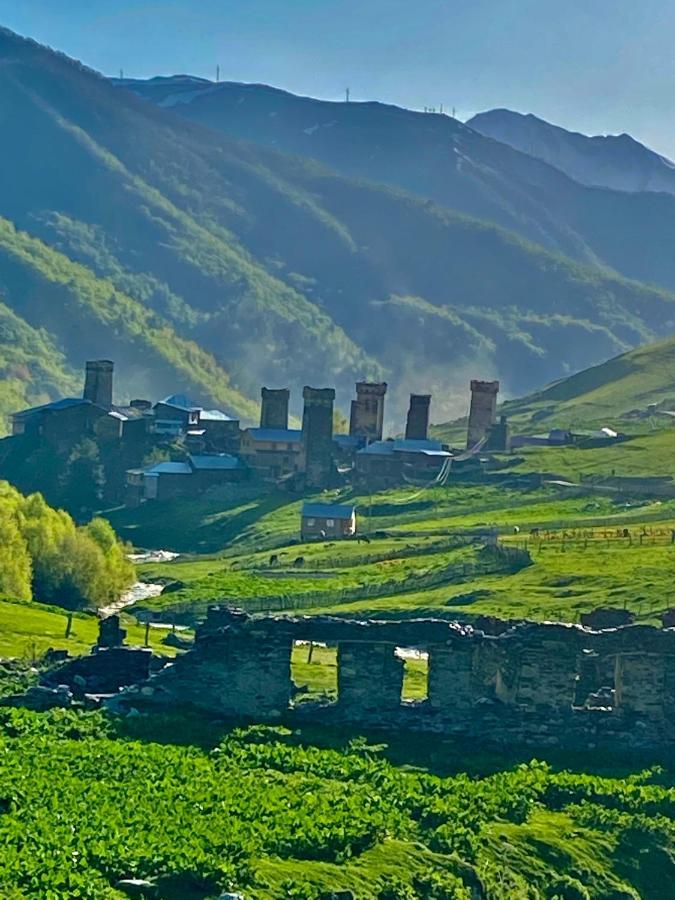 Hotel Nizharadze'S Tower Ushguli Esterno foto