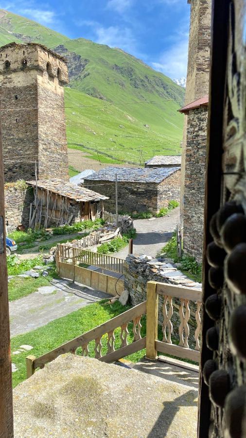 Hotel Nizharadze'S Tower Ushguli Esterno foto