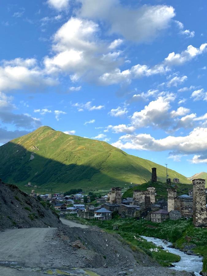 Hotel Nizharadze'S Tower Ushguli Esterno foto